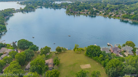 Tiny photo for 2222 Montroyal Avenue, Waterford Charter Township, MI 48328 (MLS # 20261068087)