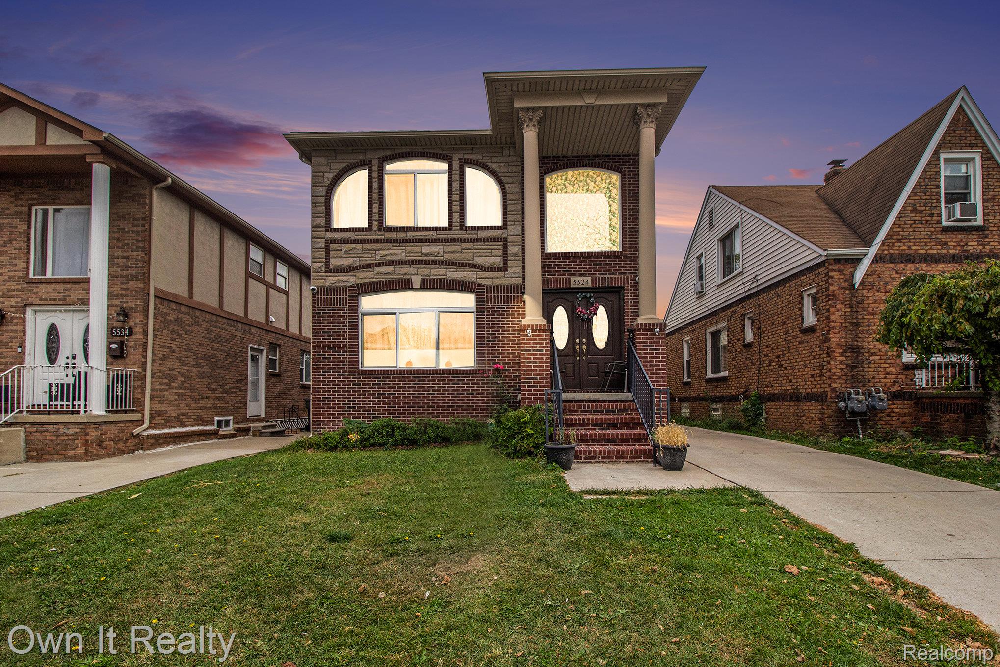 5524 Maple Street