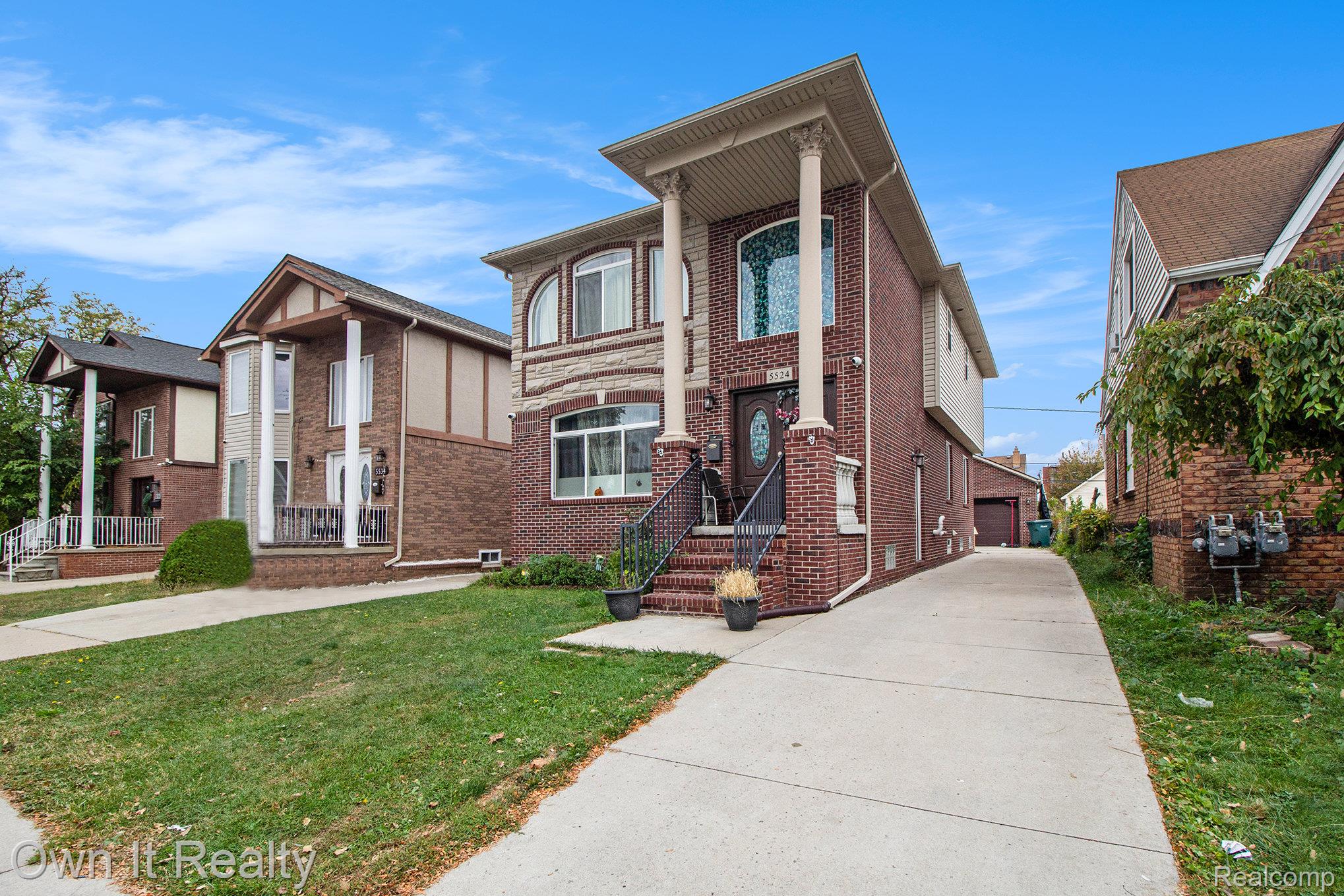 5524 Maple Street