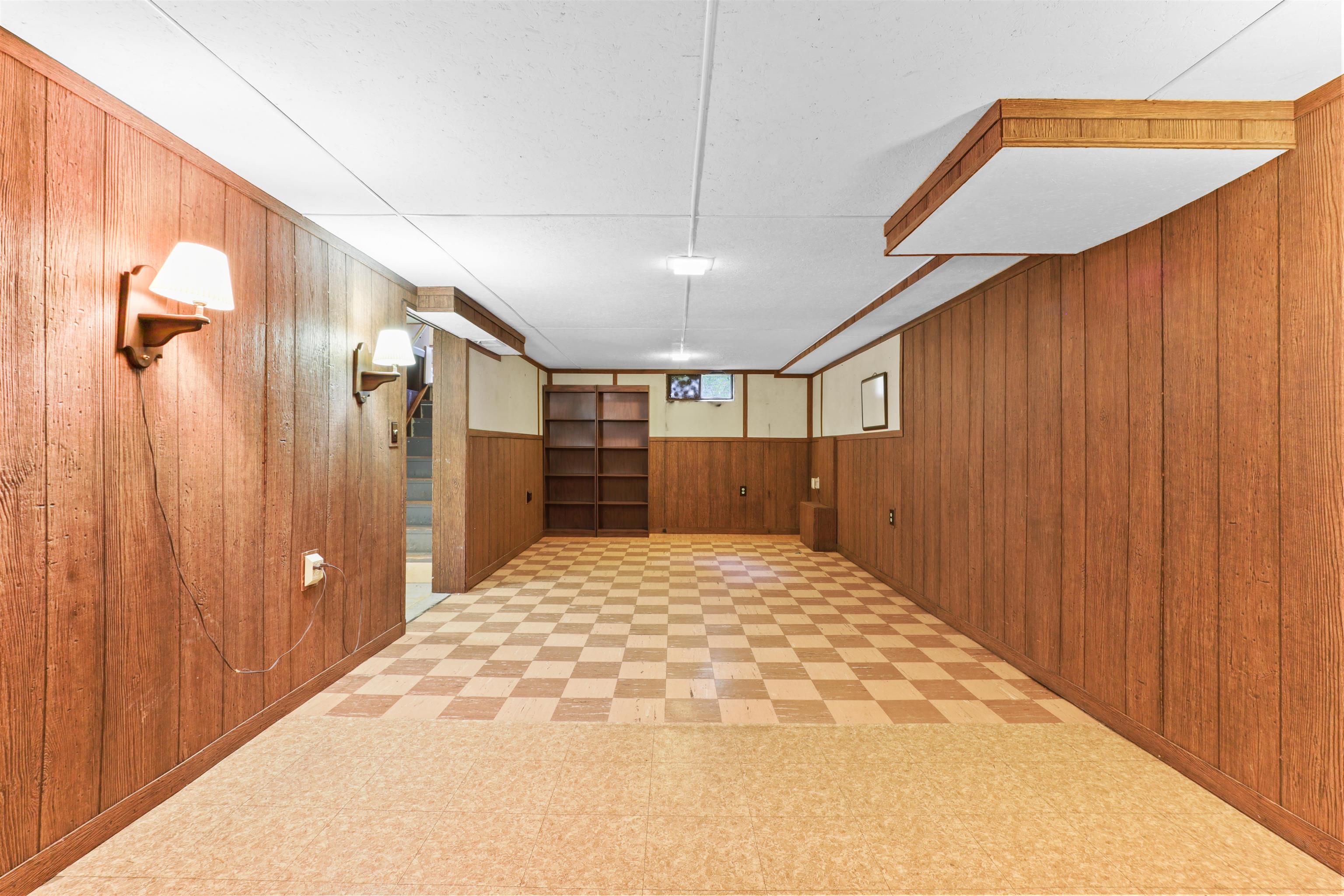 1607 Mulberry Lane