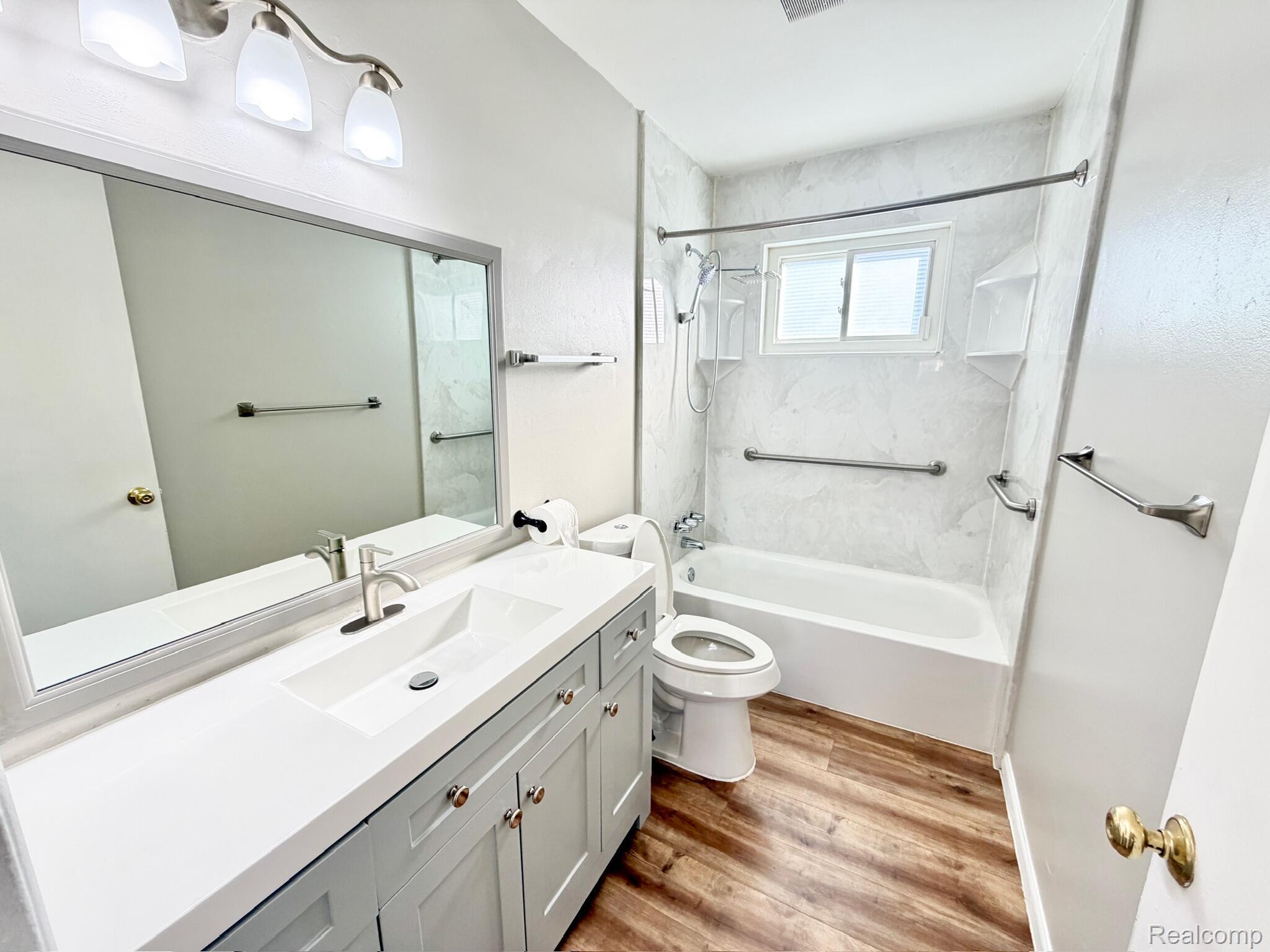 32458 Linderman Avenue