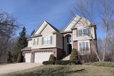 49681 S Glacier Northville Township MI 48168