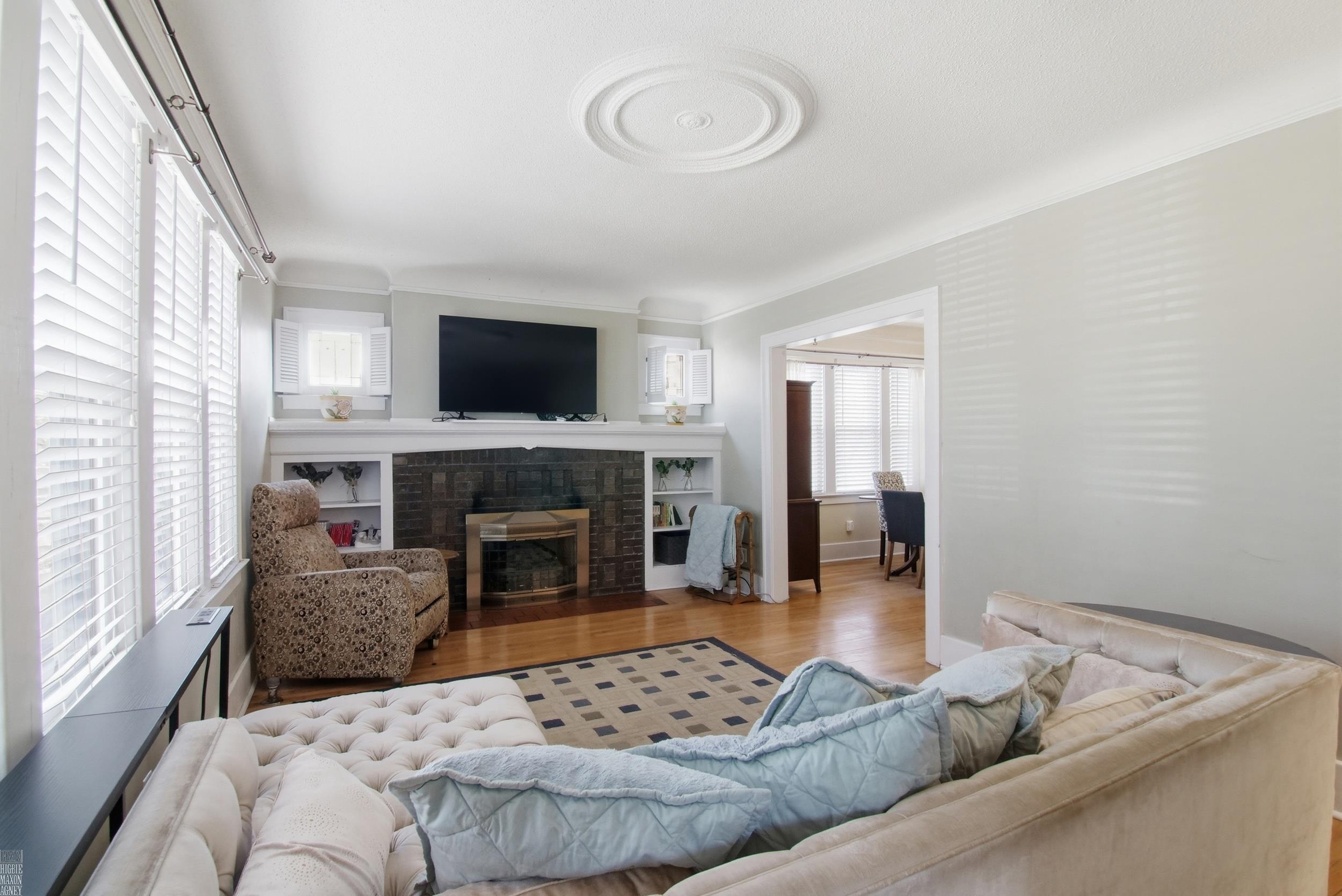 883 St. Clair Avenue