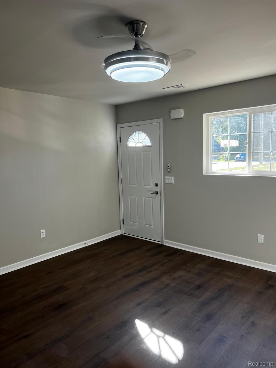 15223 Maplewood Avenue