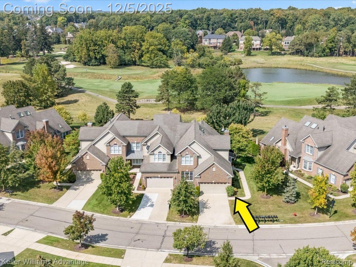 44604 Broadmoor Circle N