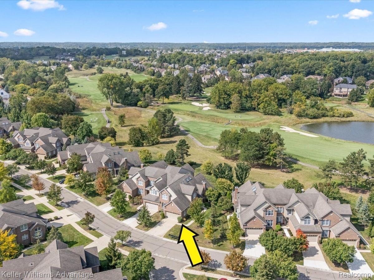 44604 Broadmoor Circle N