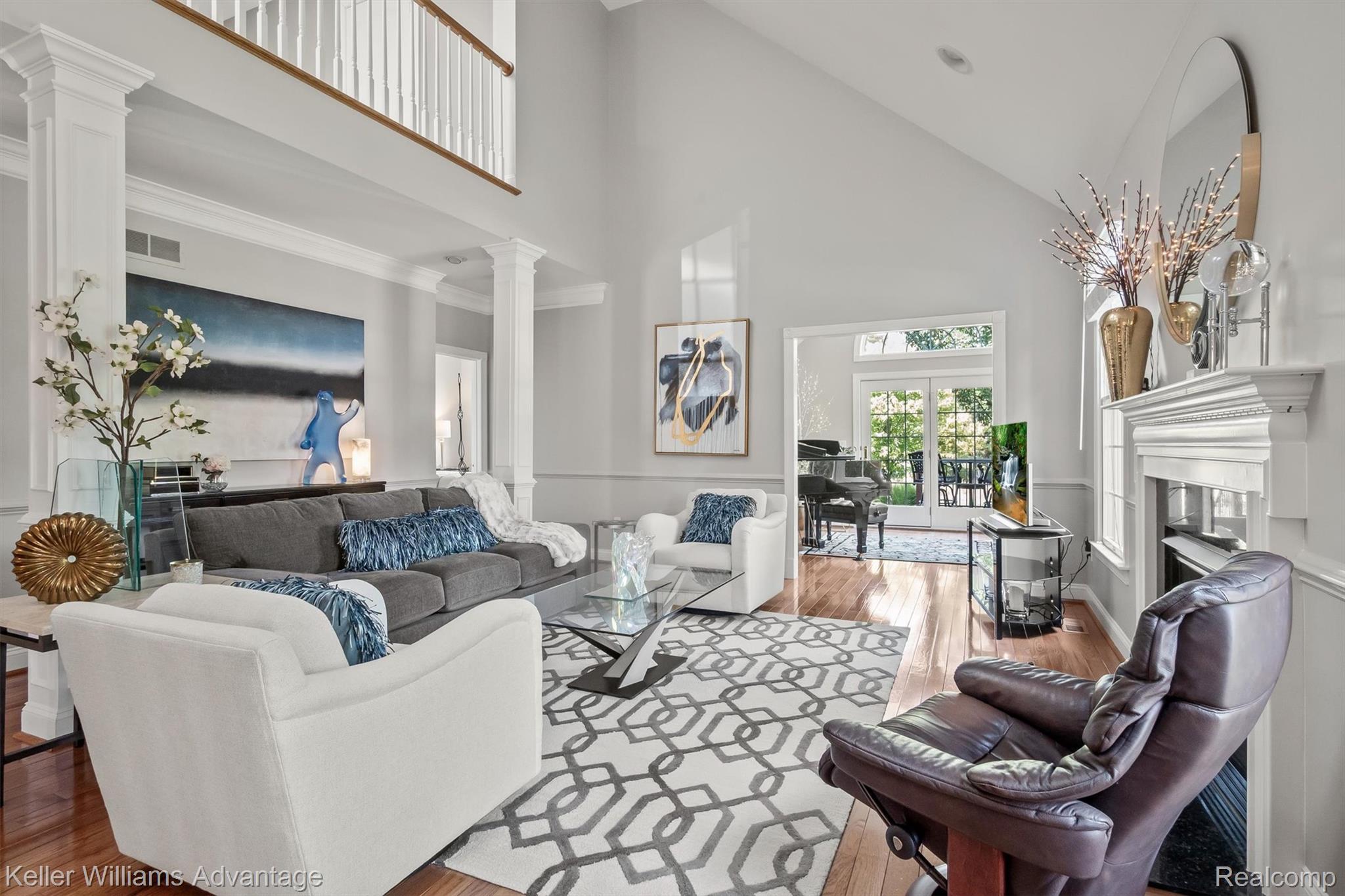 44604 Broadmoor Circle N