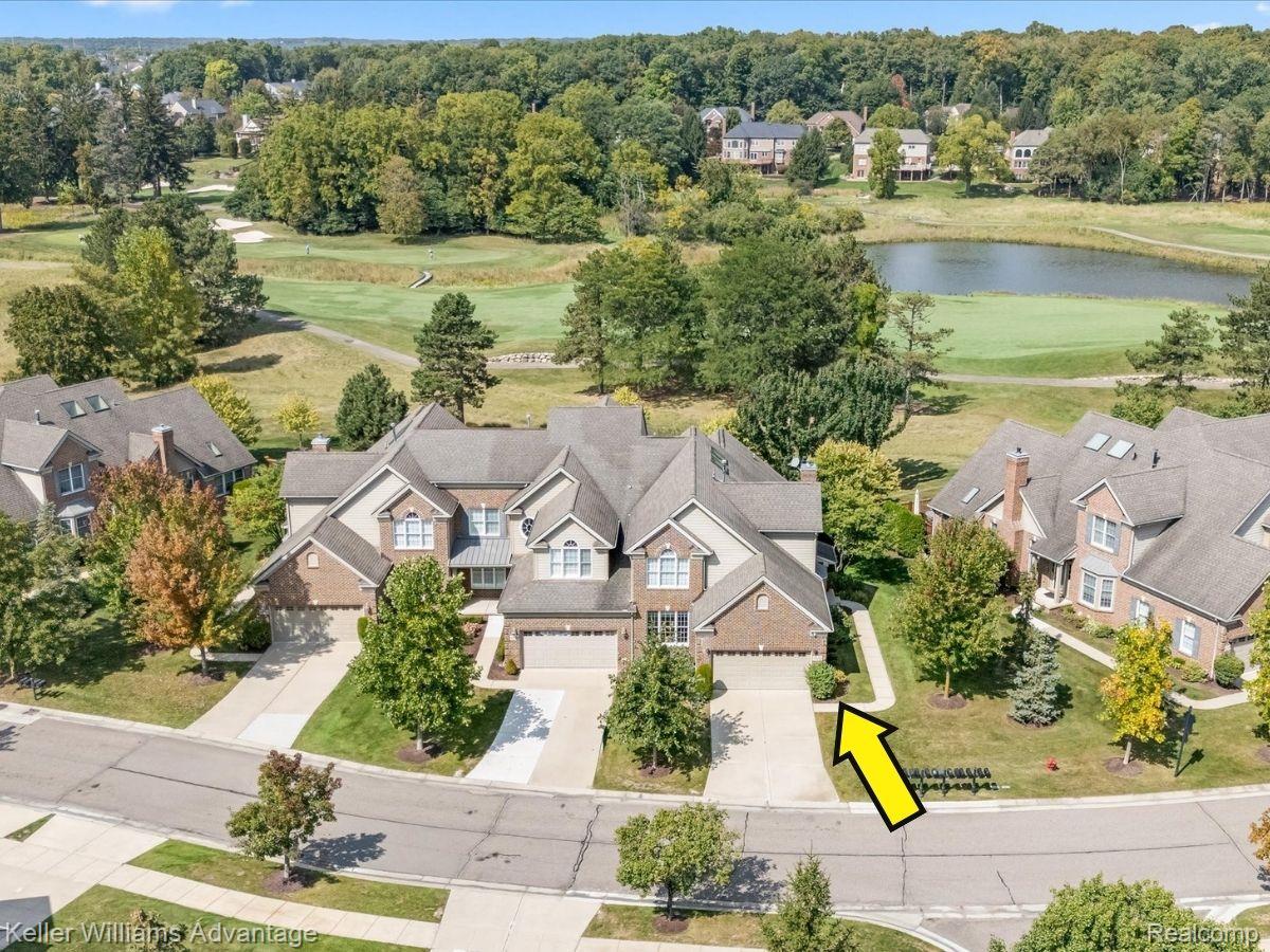 44604 Broadmoor Circle N