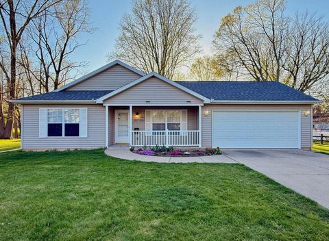 911 S Lincoln Avenue Three Rivers City MI 49093