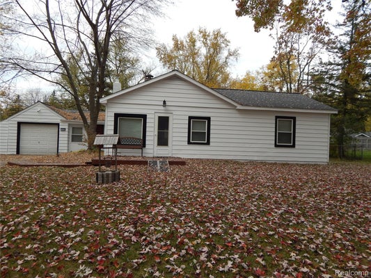 1389 HOLLIDAY DR, LAKE ORION, MI 48362 - Image b104be45f40d5b61fa746b77fc0b991c/1854591316
