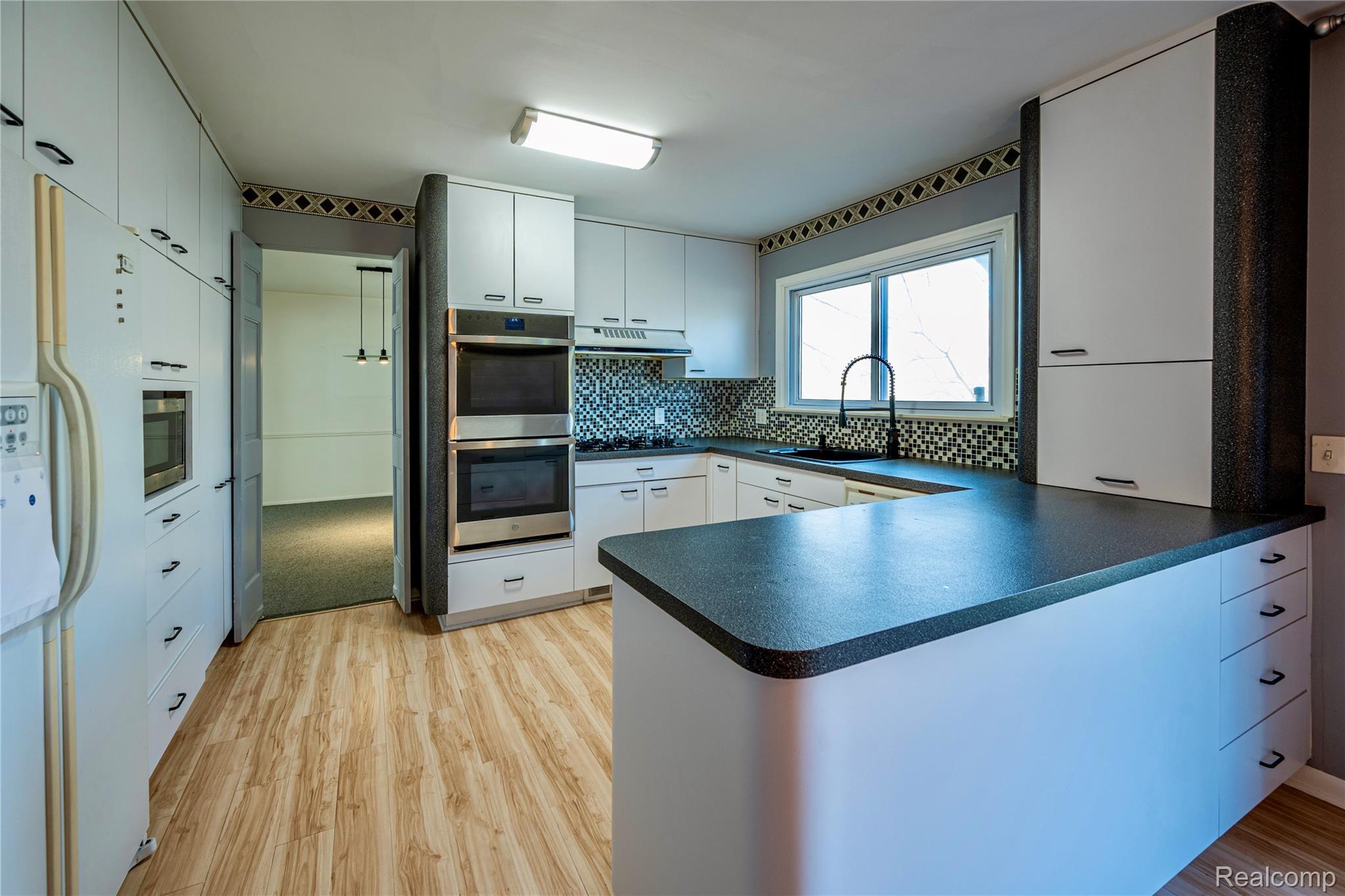 21660 Riverview Drive