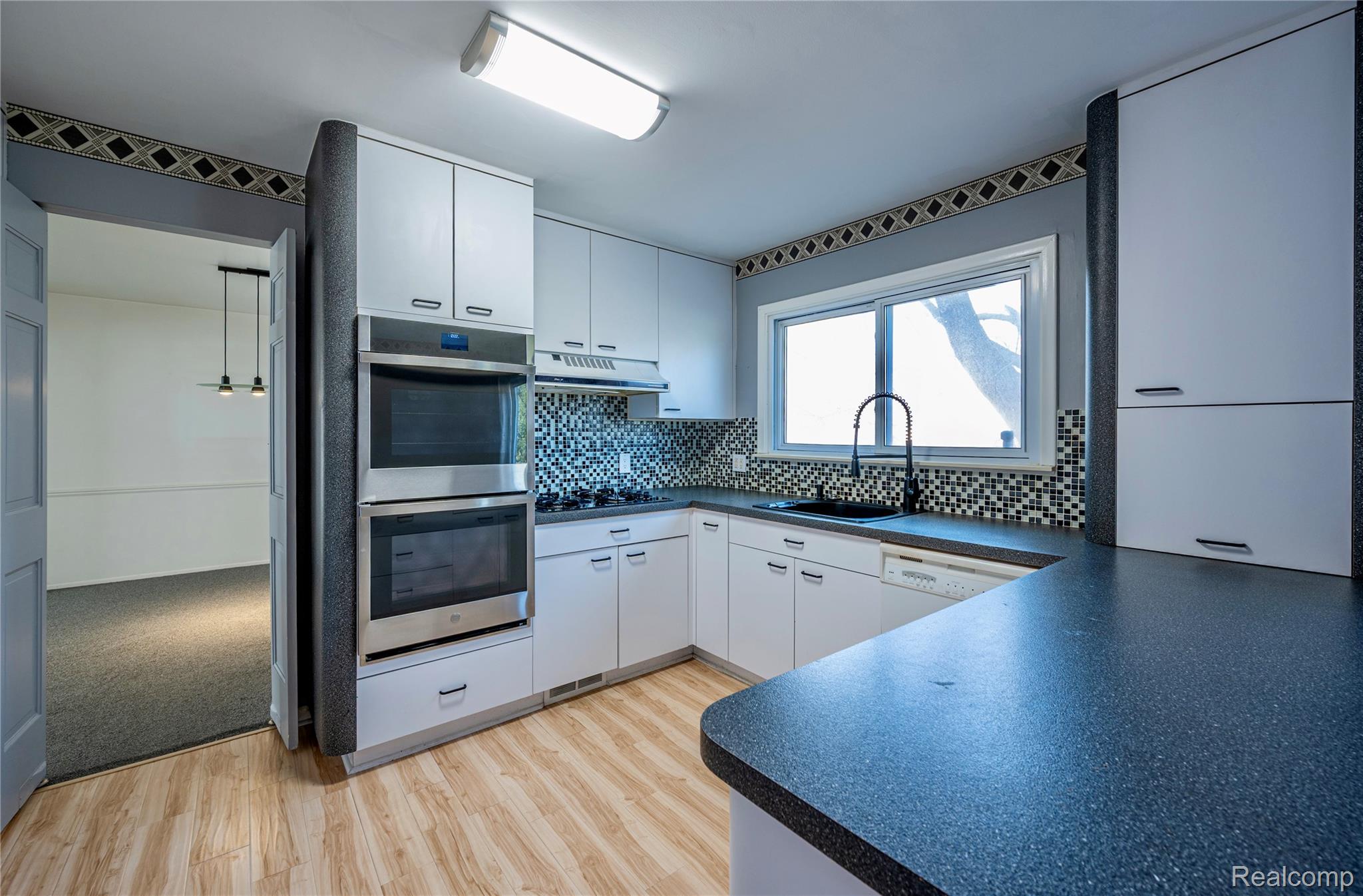 21660 Riverview Drive