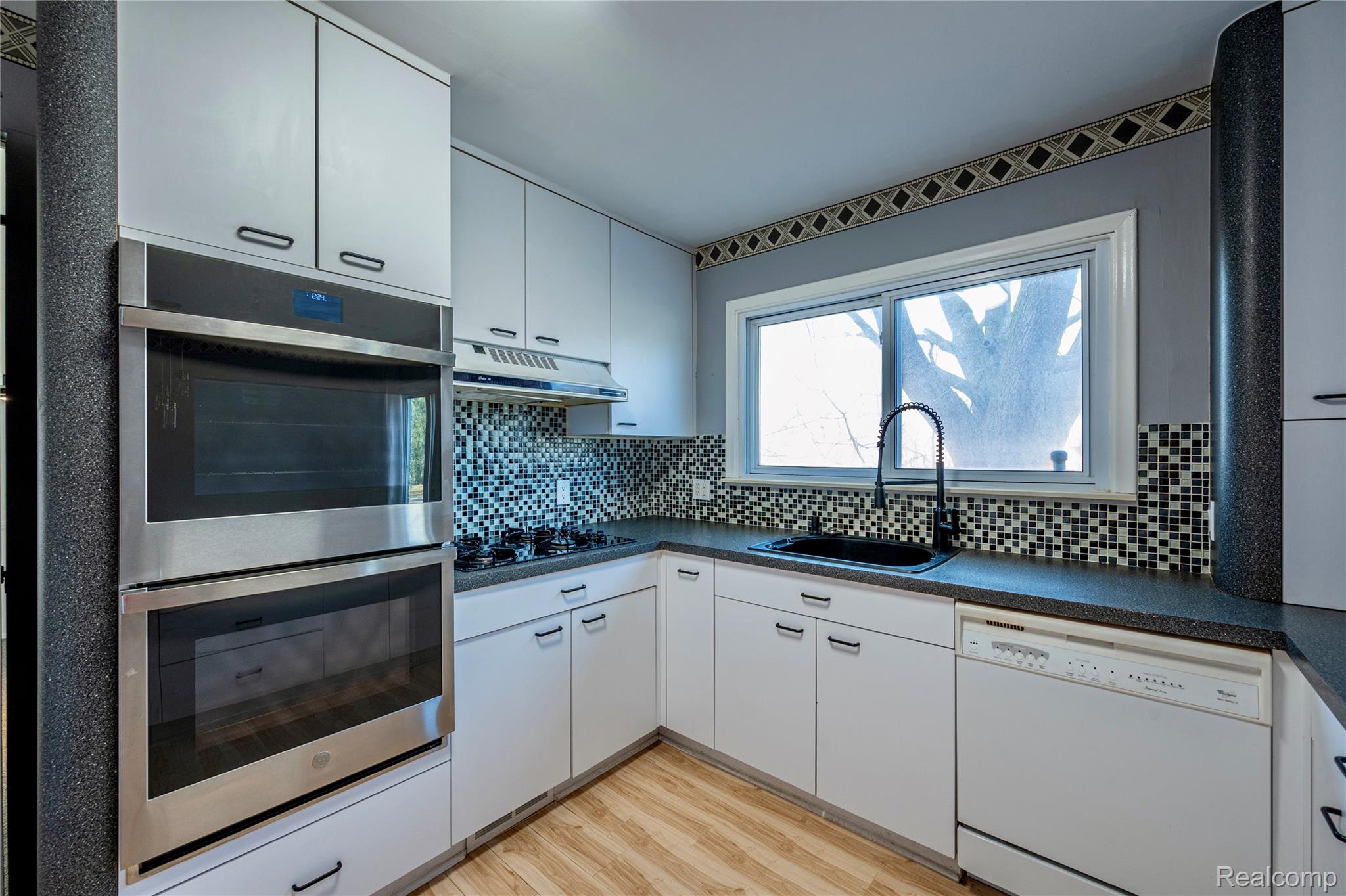 21660 Riverview Drive