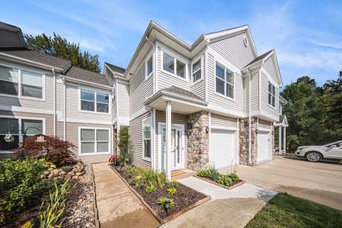 Photo of 611 Pebblestone Lane, Chelsea City, MI 48118 (MLS # 81025048644)