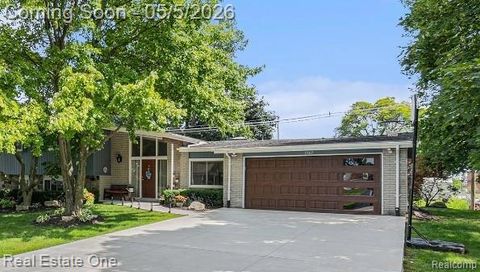 5567 Edinborough West Bloomfield Charter Township MI 48322