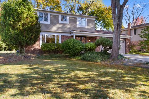 38864 Red Oaks Drive Clinton Charter Township MI 48036