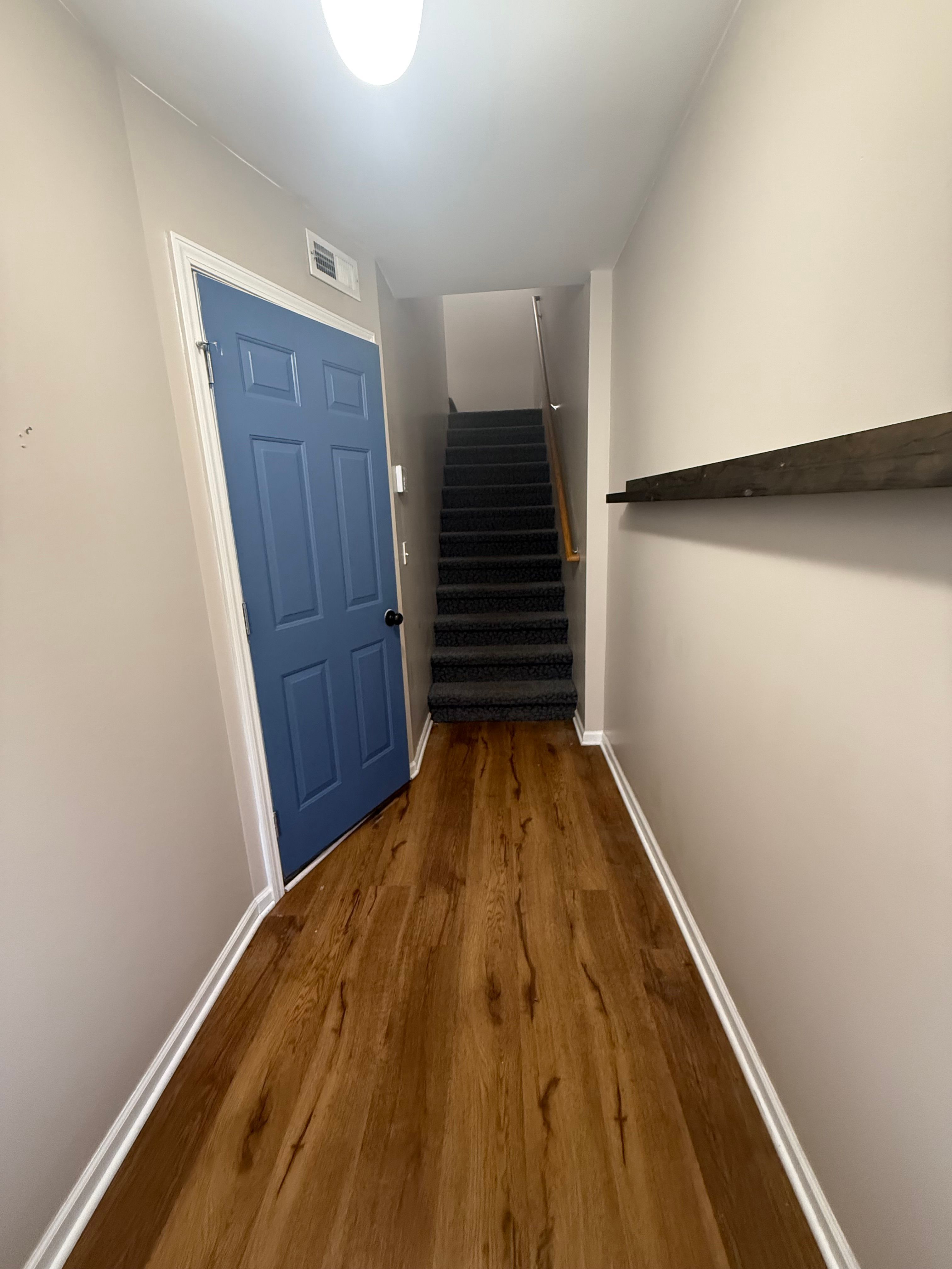 1618 RED HICKORY