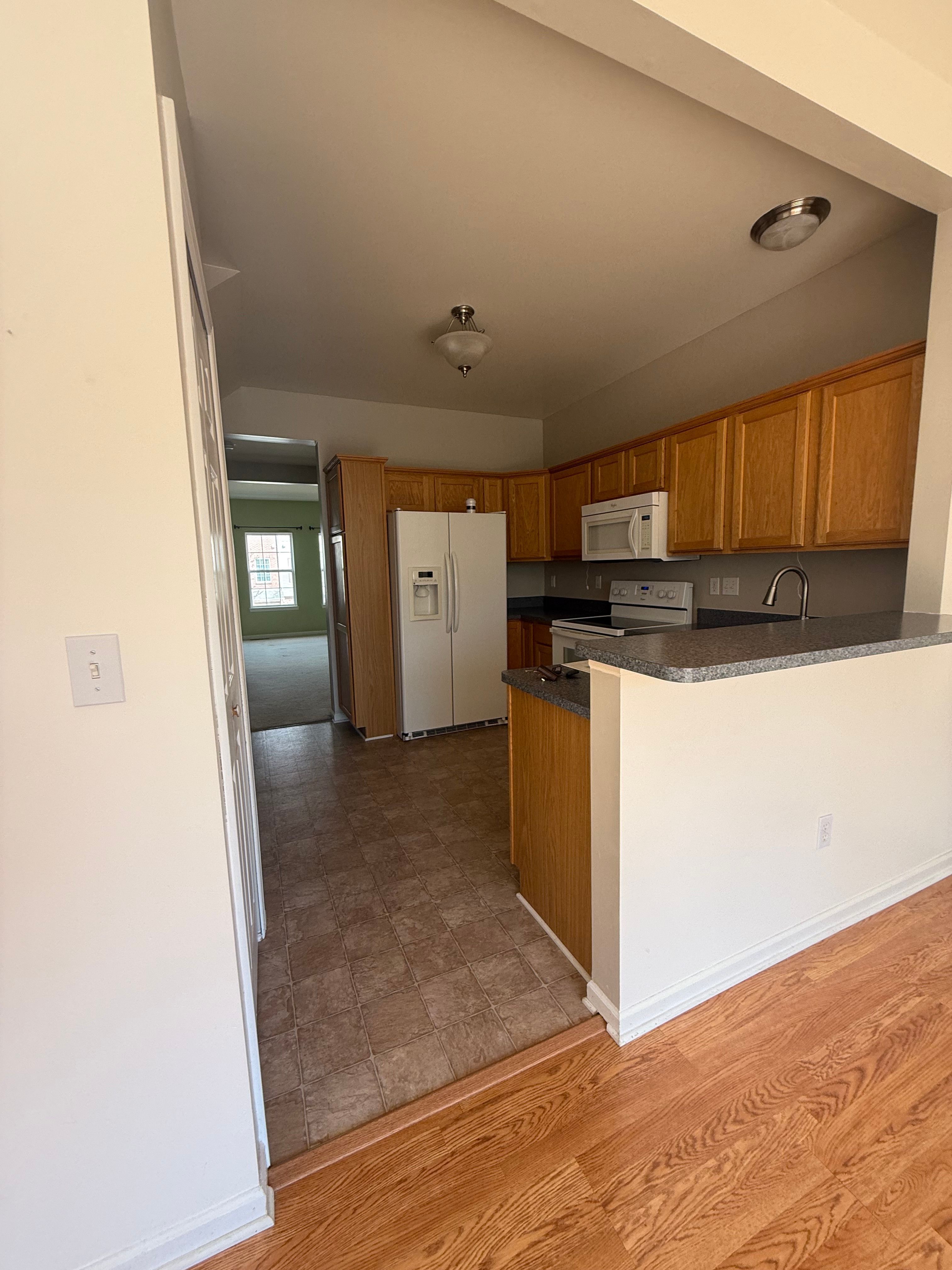 1618 RED HICKORY
