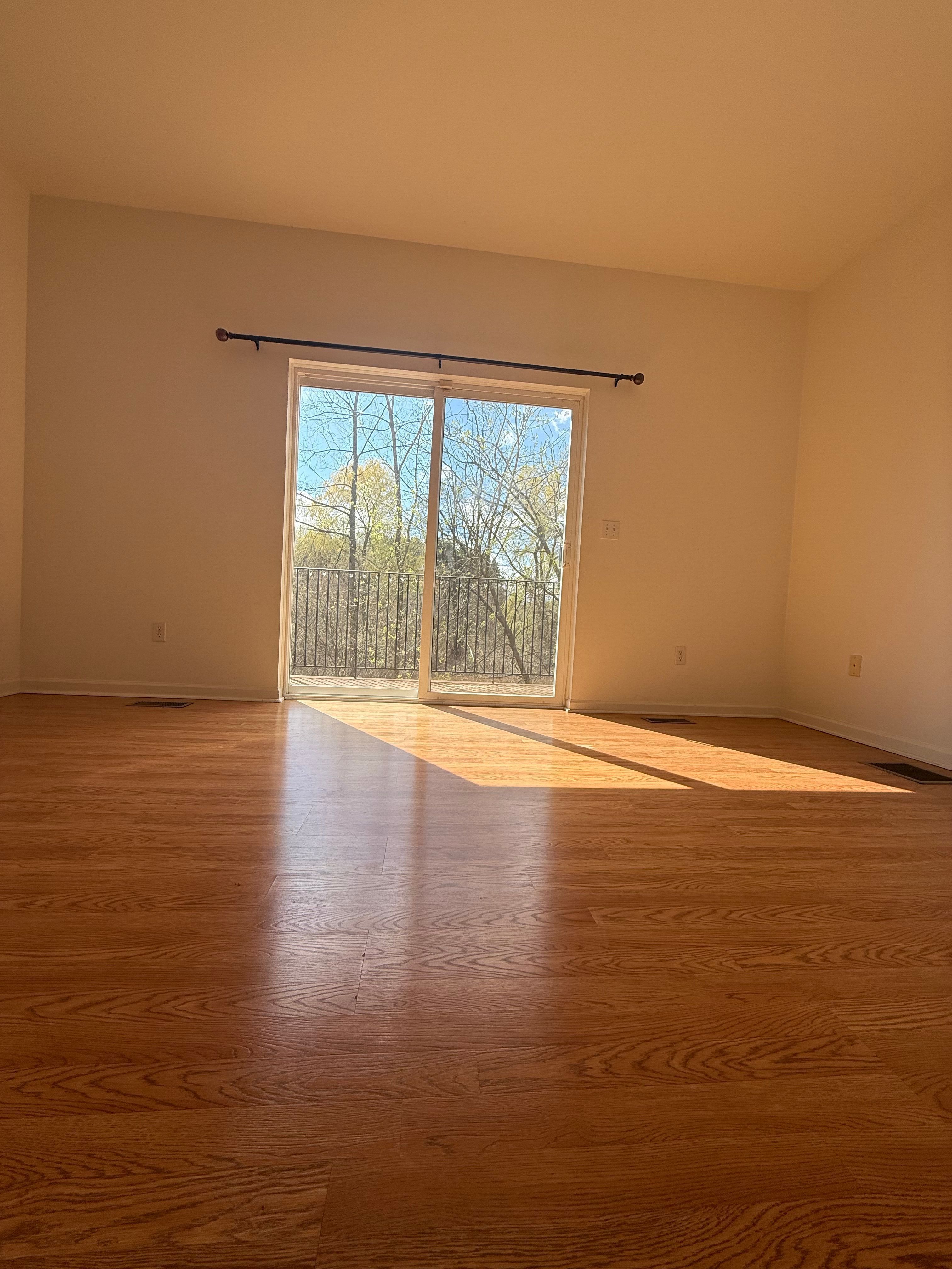 1618 RED HICKORY