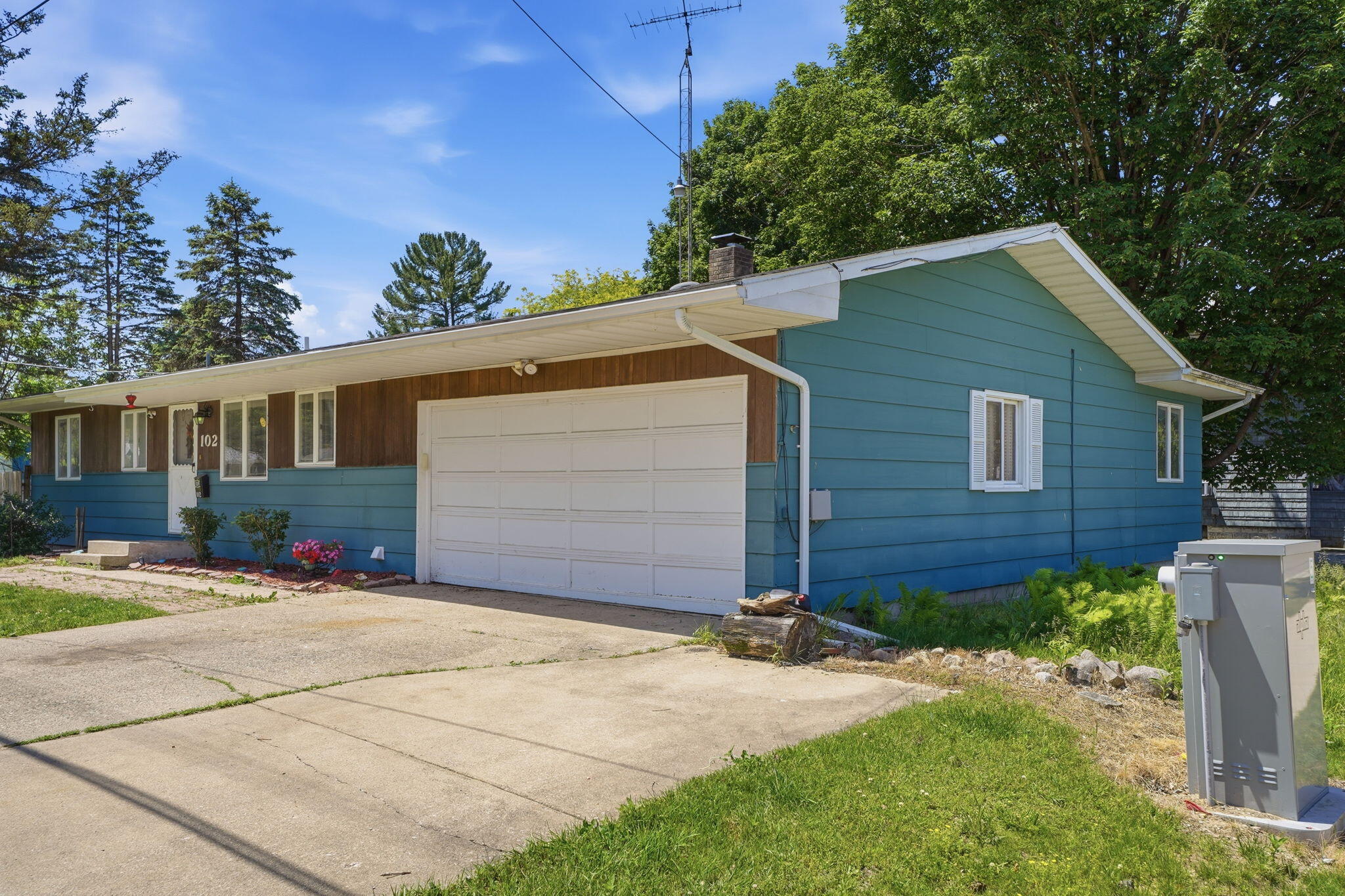 102 S Wendell Avenue