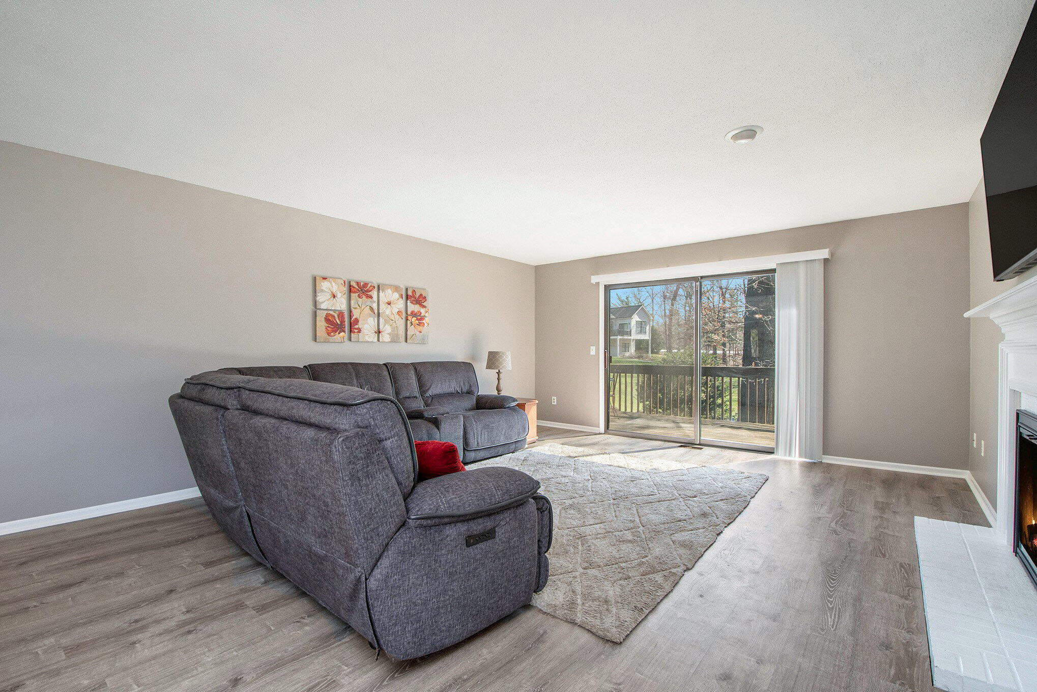 6348 Greenway Drive SE