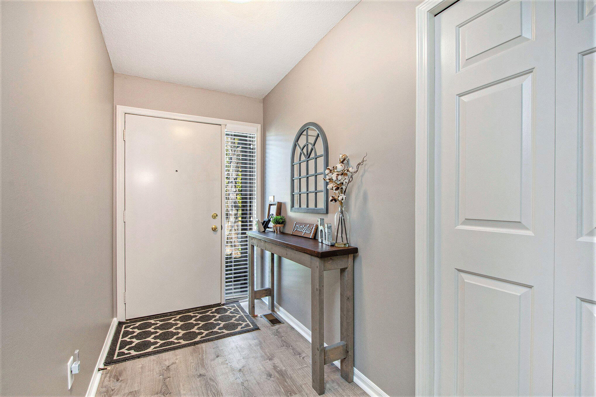 6348 Greenway Drive SE