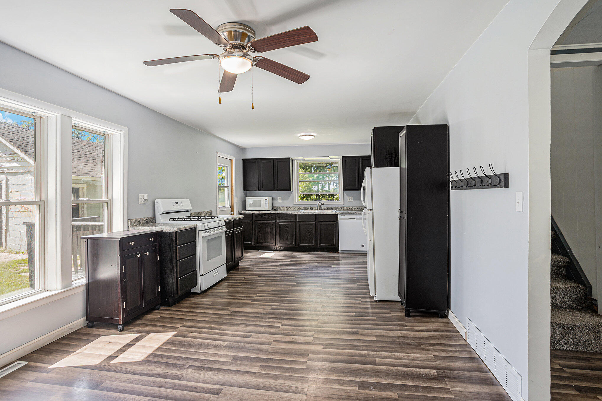 Sherwood Village, Michigan 49089, United States, 3 Bedrooms Bedrooms, ,1 BathroomBathrooms,Residential,Pending,159065