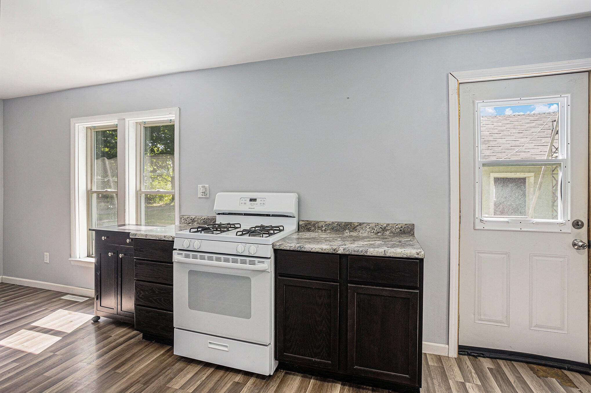 Sherwood Village, Michigan 49089, United States, 3 Bedrooms Bedrooms, ,1 BathroomBathrooms,Residential,Pending,159065