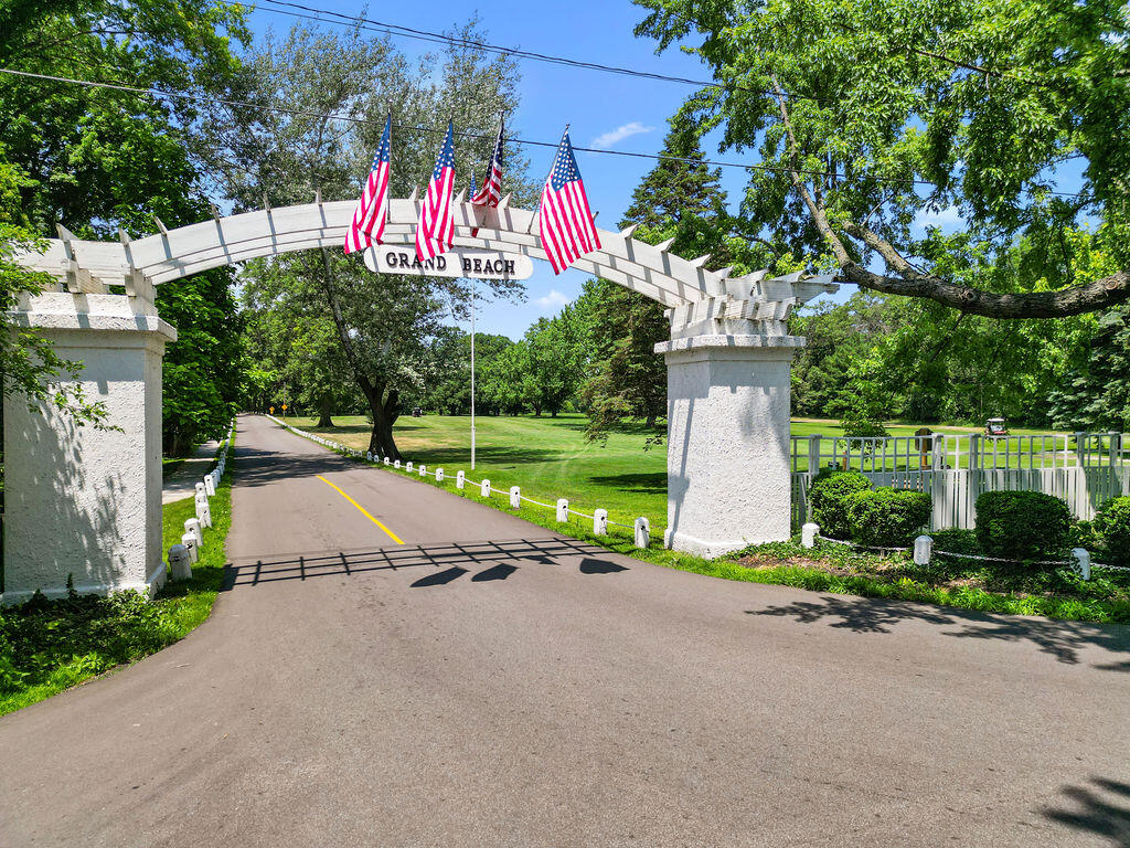 48002 Ridge Rd.