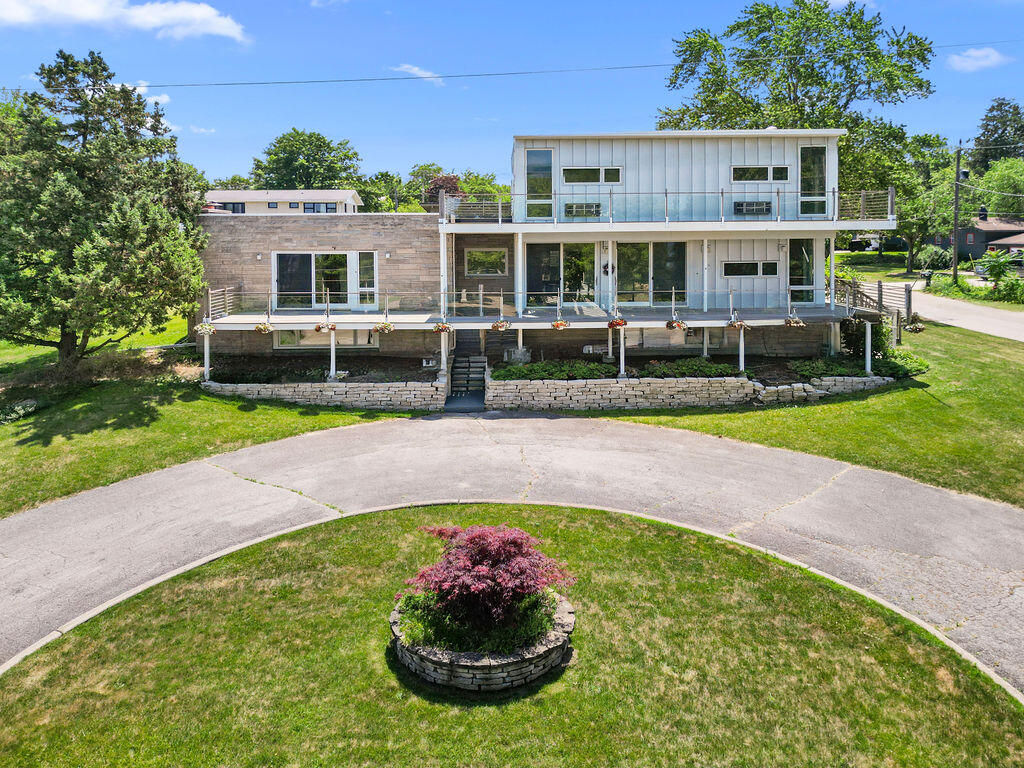 48002 Ridge Rd.