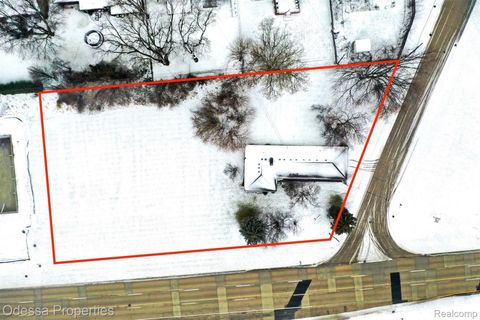 42431 MOUND Road Sterling Heights City MI 48314