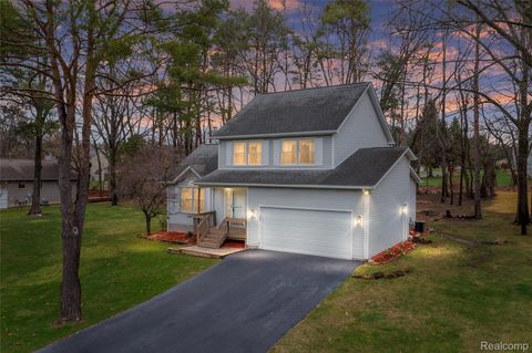 360 Arbor Pine Drive Ortonville Village MI 48462