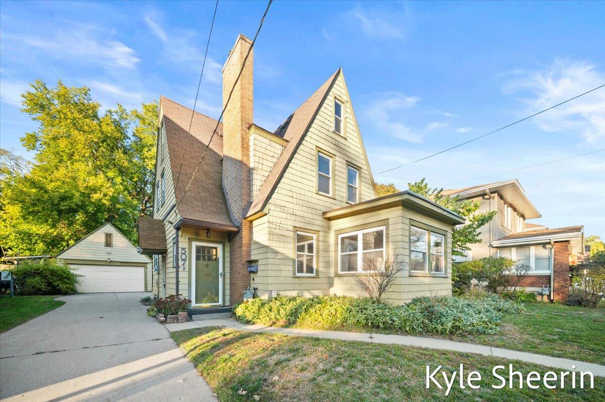 507 Elliott Street SE