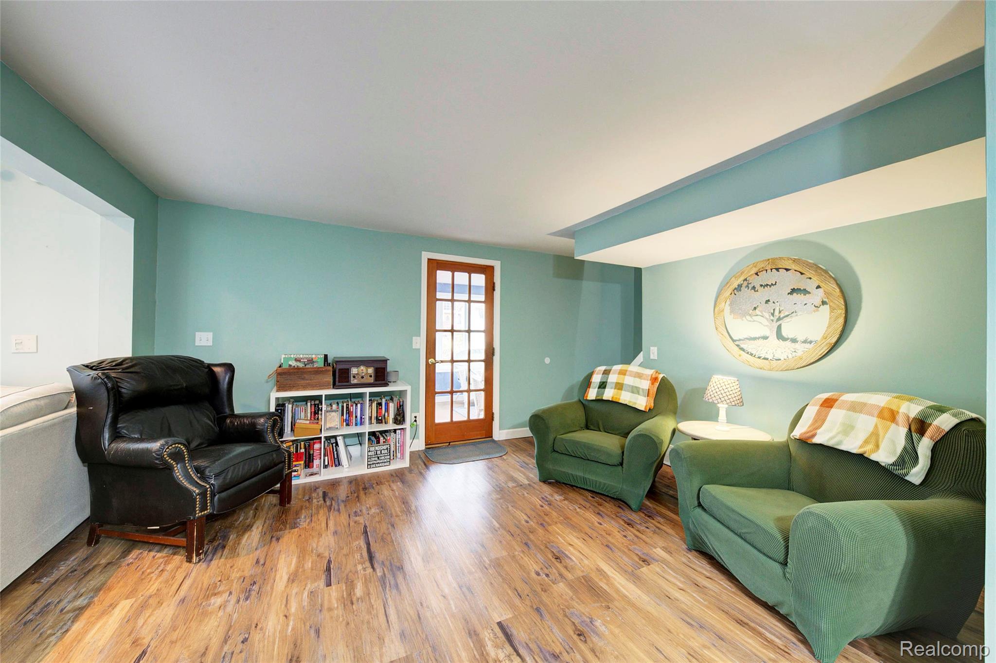 212 Hillcroft Drive