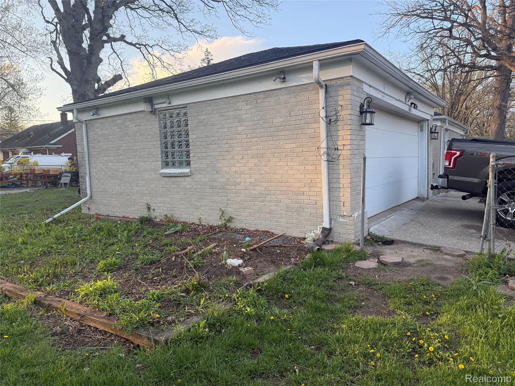 20088 Woodland Street