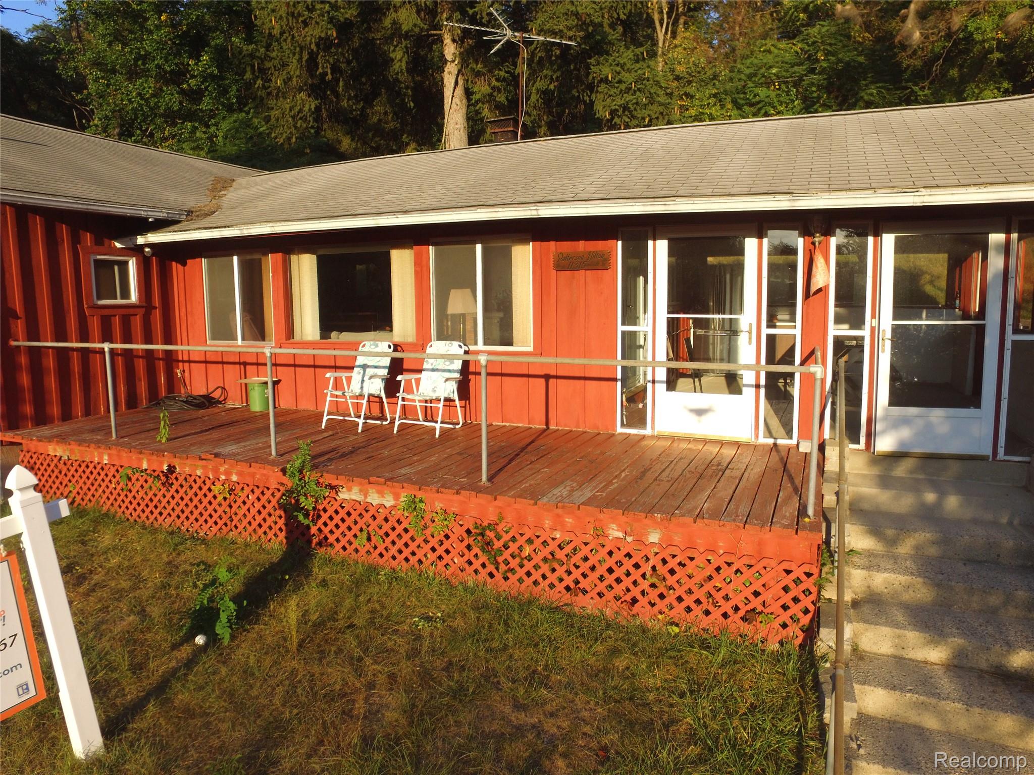 11315 HILLSIDE
