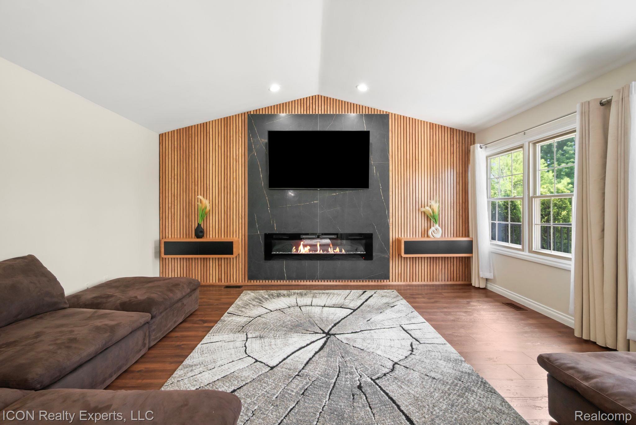 11016 Pembrooke Circle