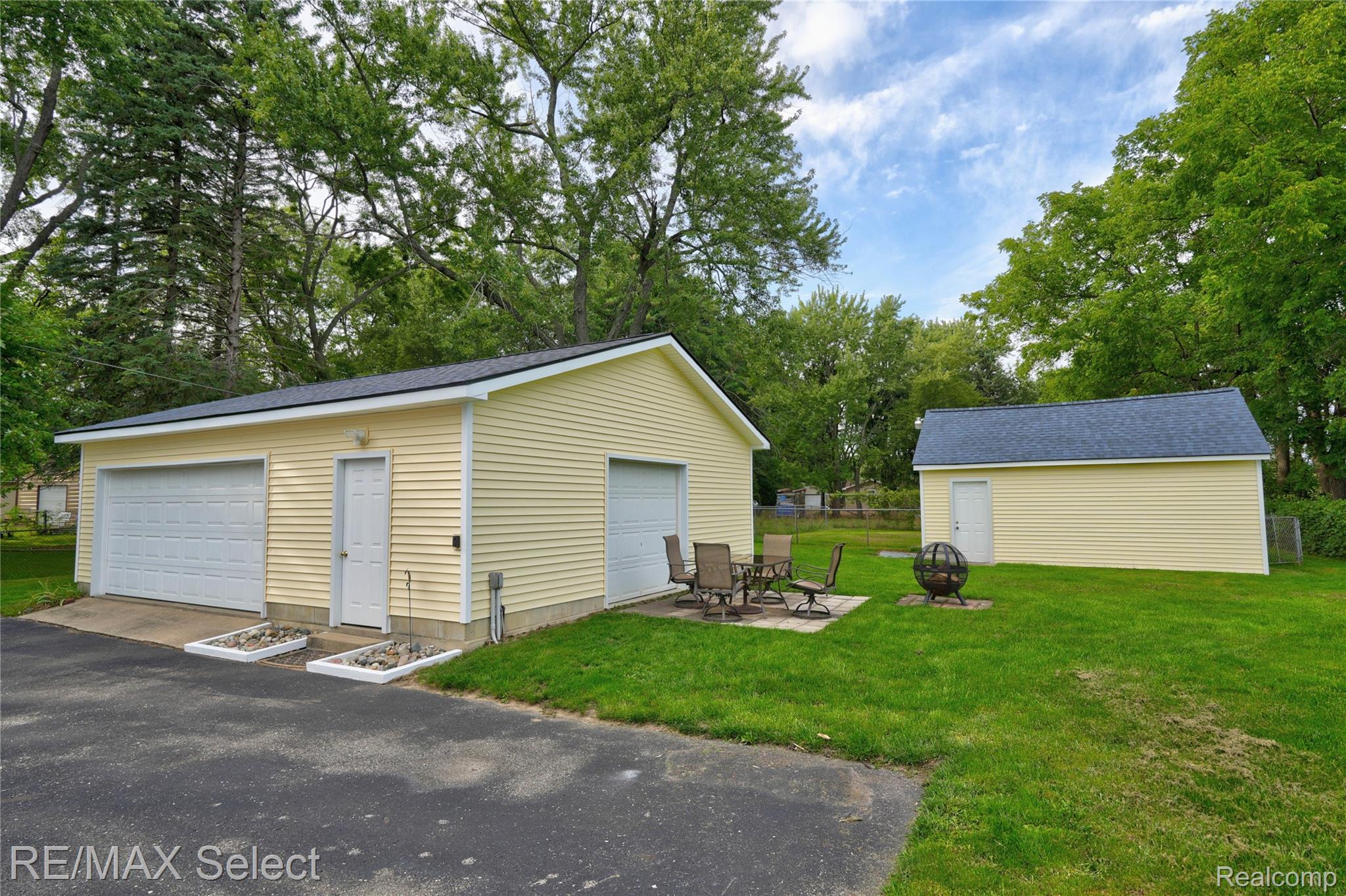 10267 Lapeer Road