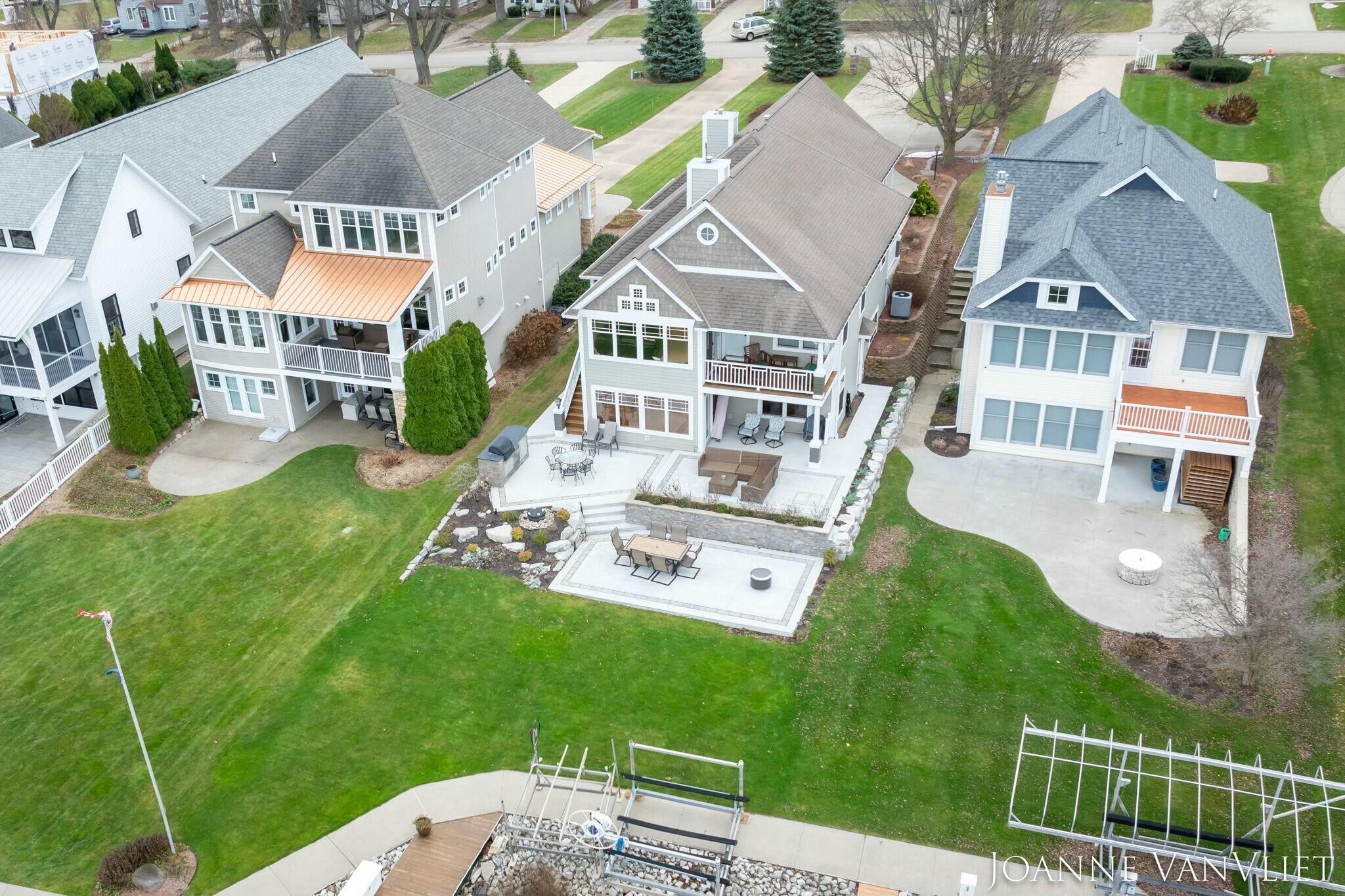 585 Crescent Drive
