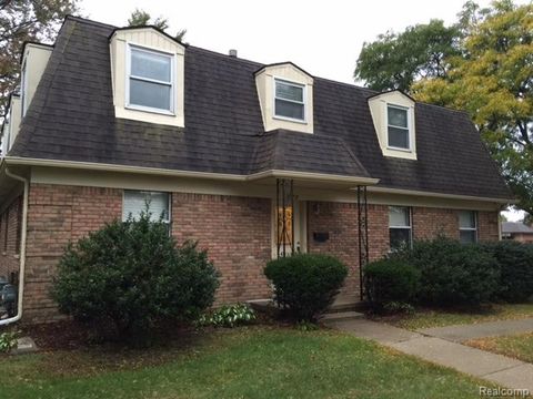 1875 Hollywood E Grosse Pointe Woods City MI 48236