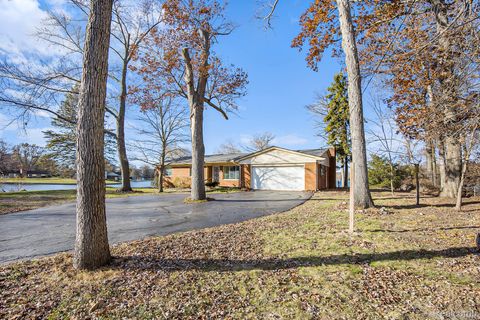 736 Beachway Drive White Lake Charter Township MI 48383