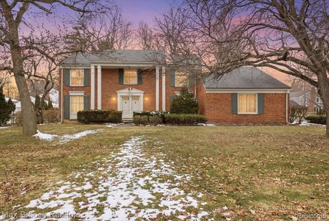 5956 Pinecroft Drive West Bloomfield Charter Township MI 48322