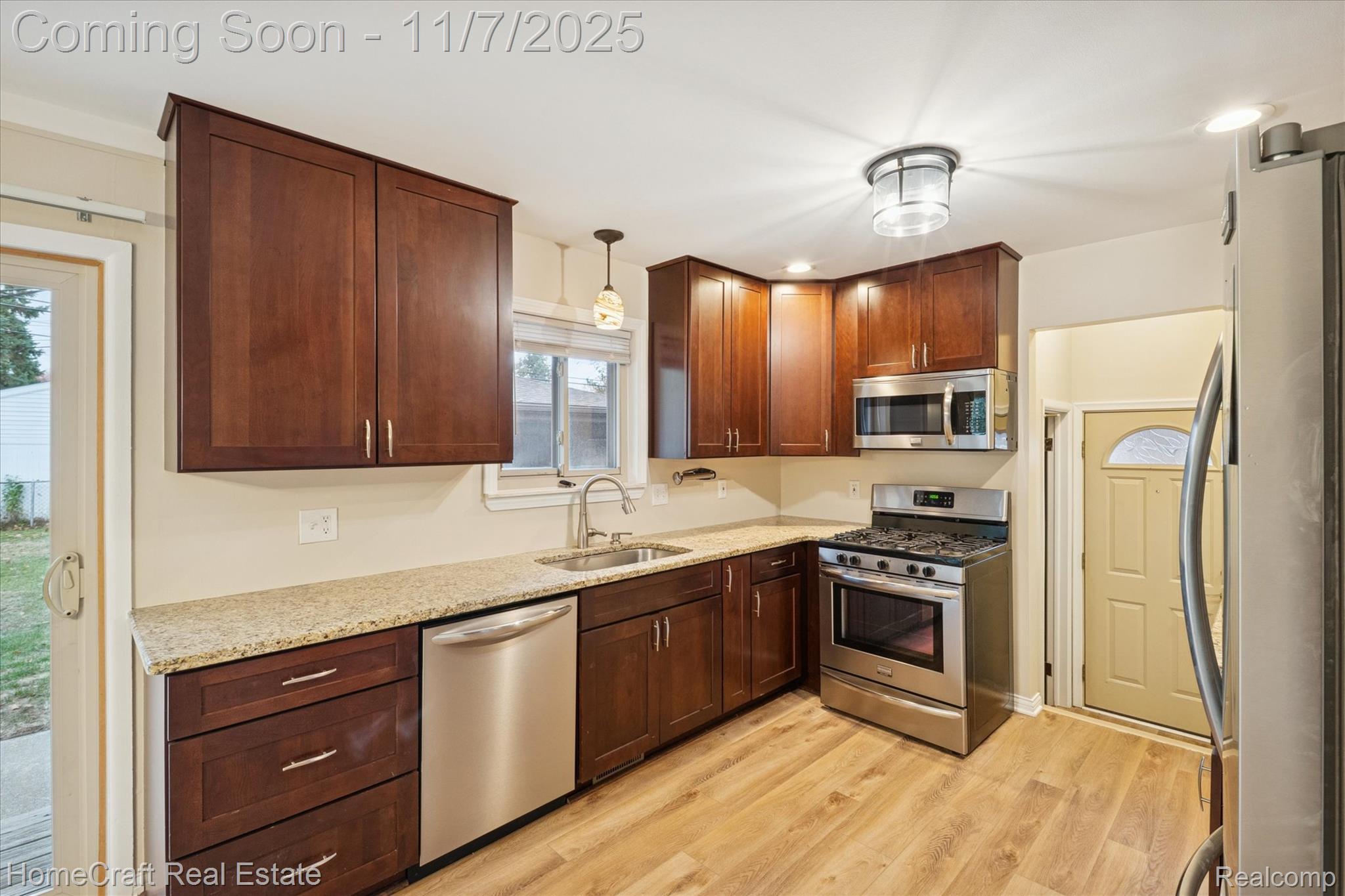 33945 SEQUOIA Street