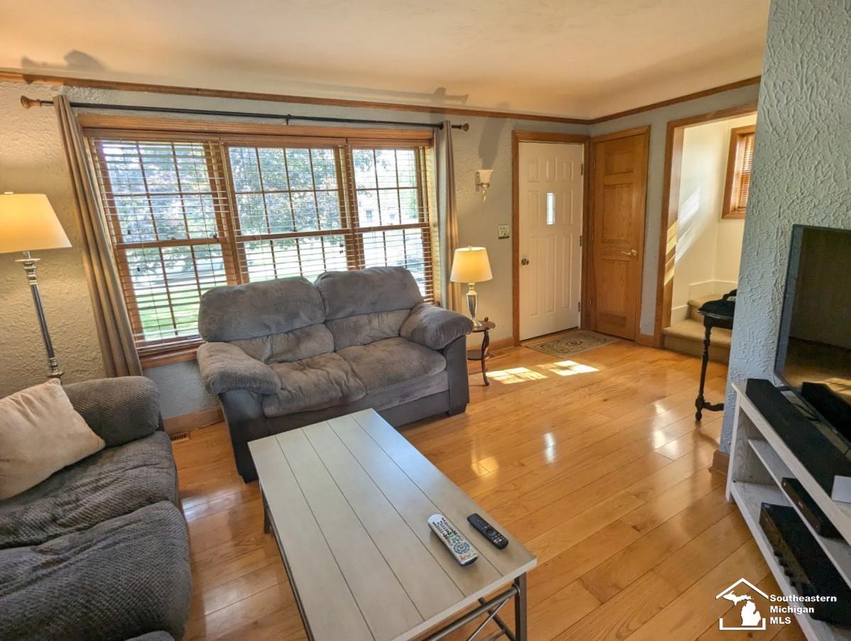 1945 Hollywood Drive