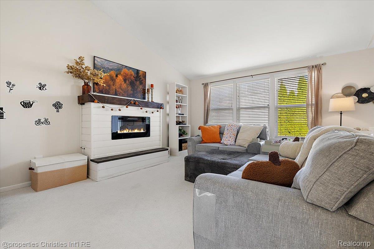 10217 Meadow Crest Court