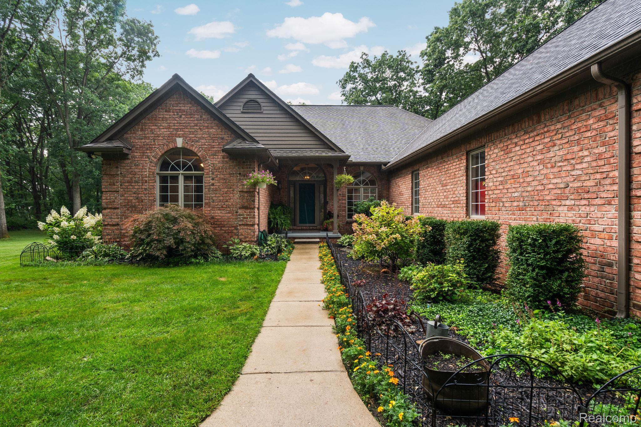 1438 Duff Lane