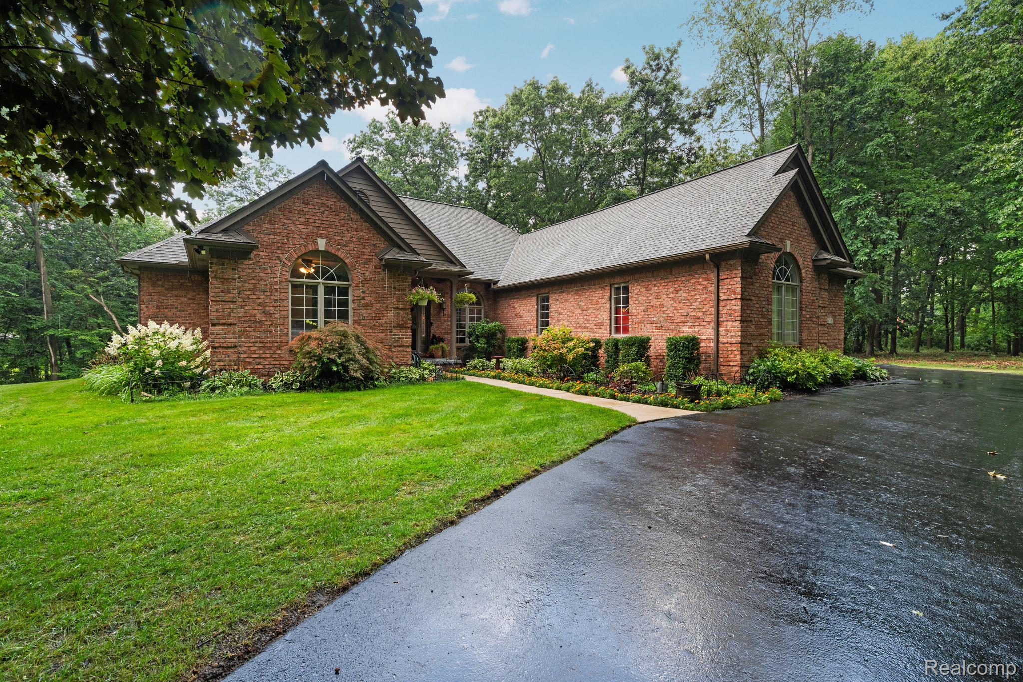 1438 Duff Lane