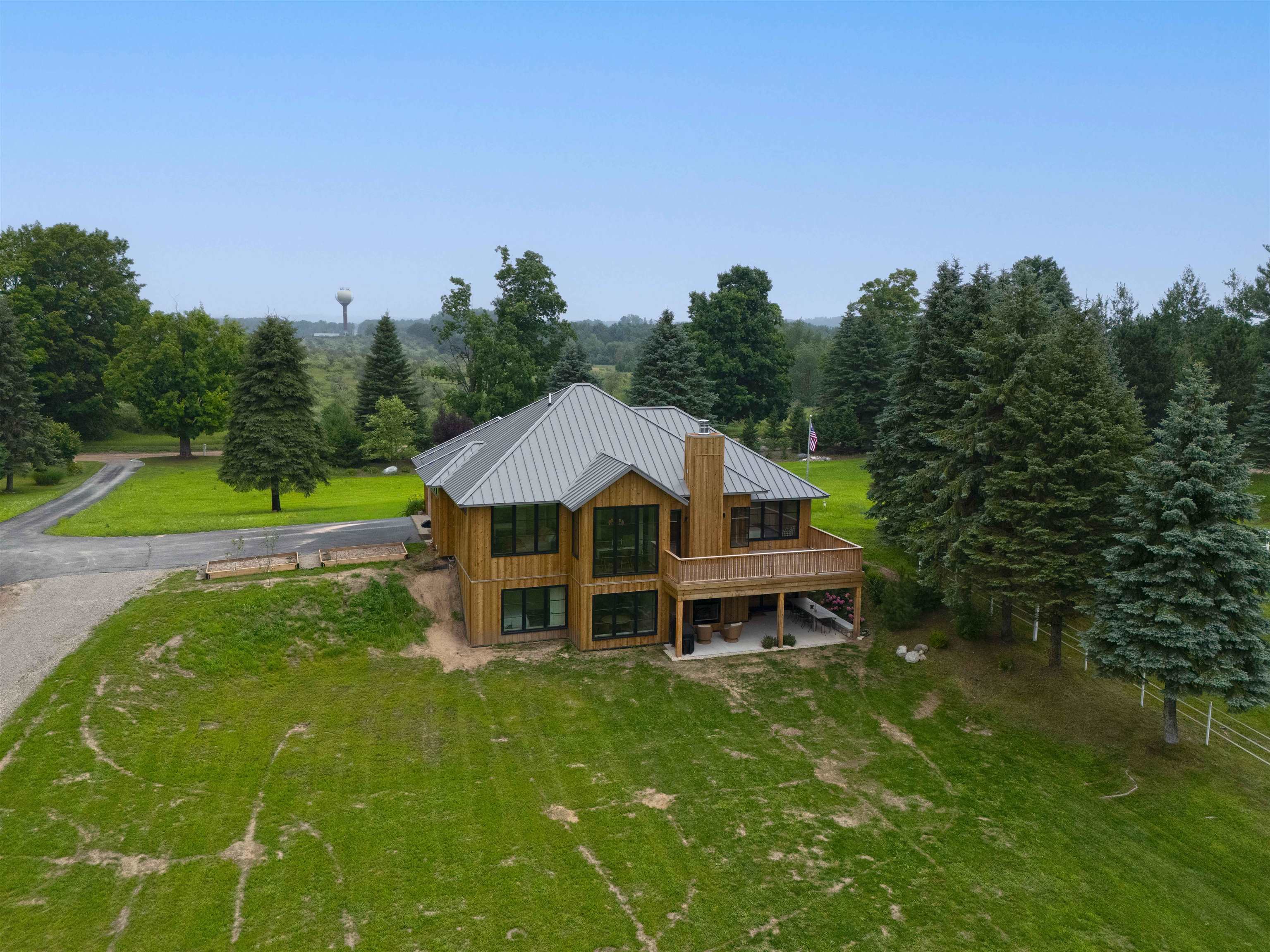 7692 Crisp Road