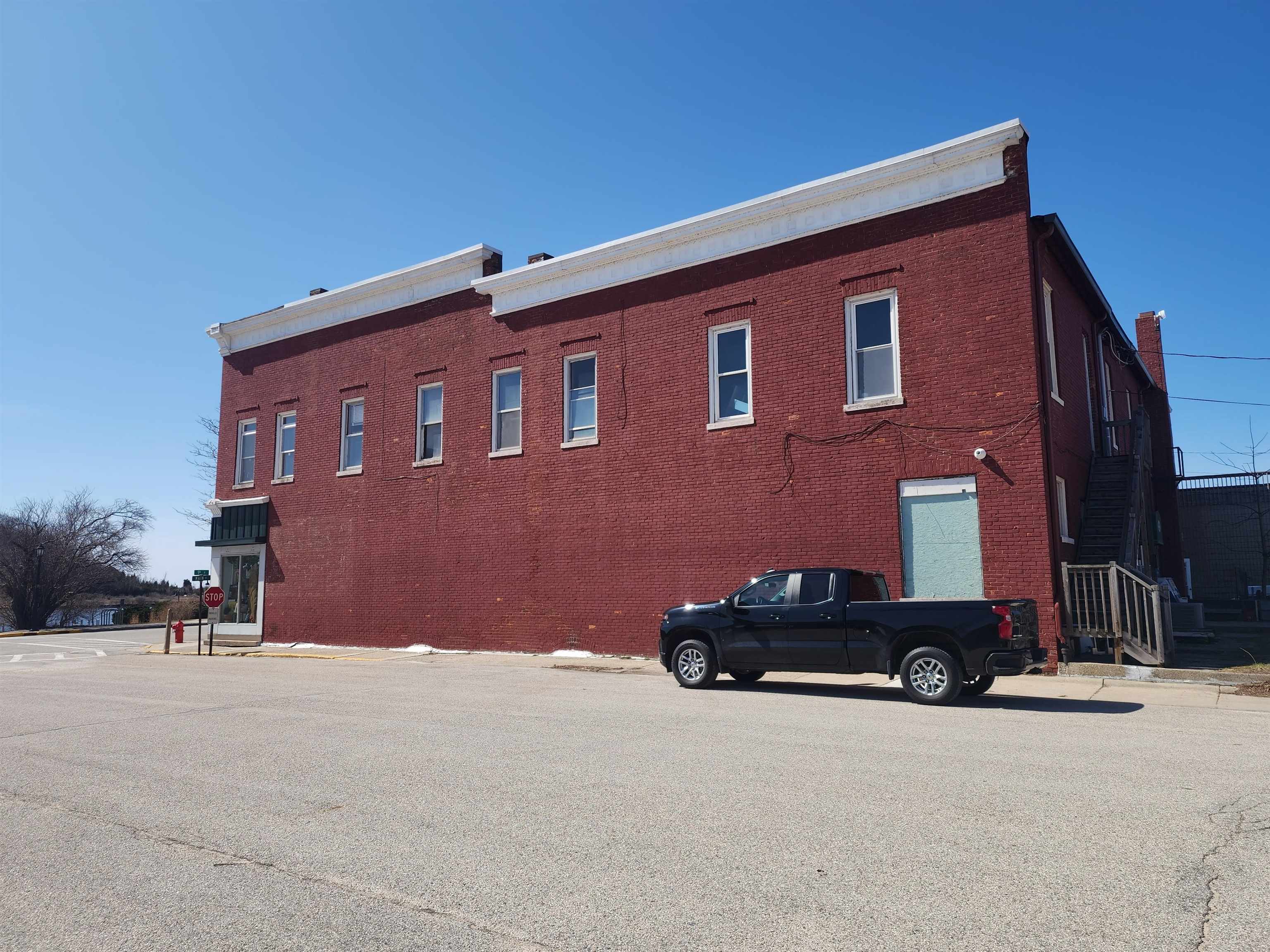 433 Main Street