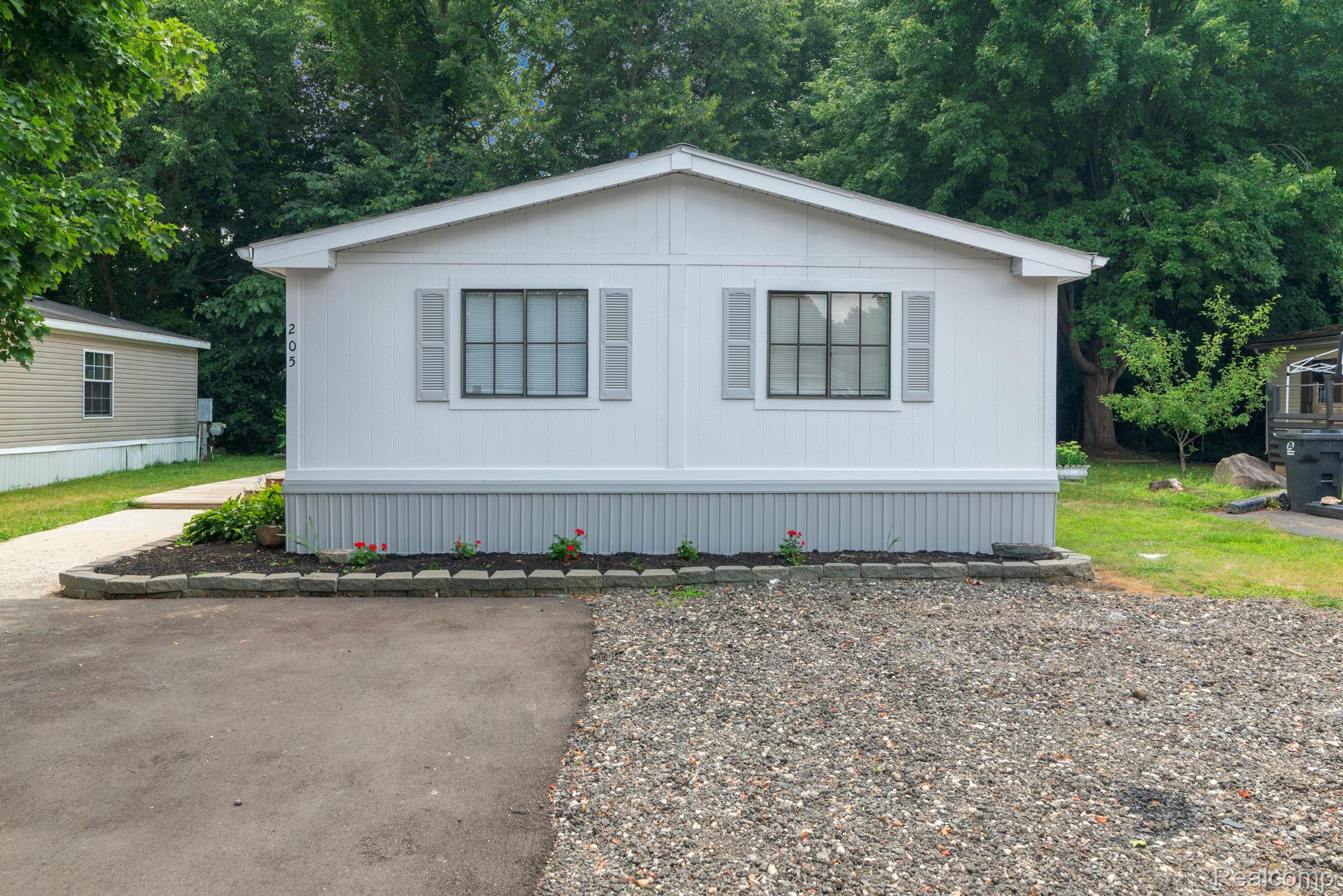 351 North Squirrel Rd #205
